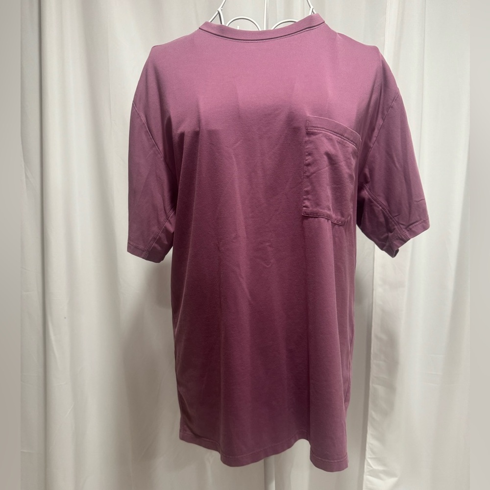 Lululemon T-Shirt